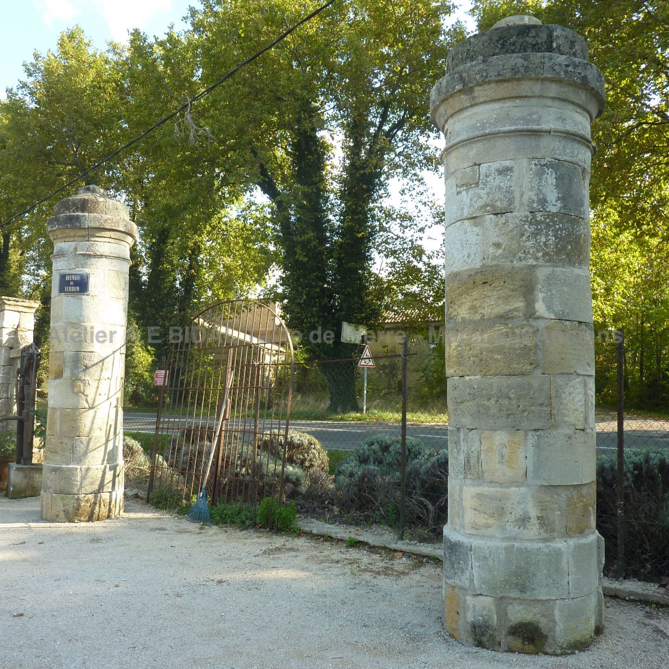 Mural Fountain Made Of Provence Natural Stone Fountain With A Massive