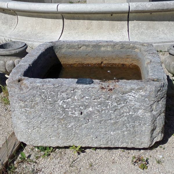 Bac ancien en pierre pour bassin rustique ou charmante jardinière - Atelier Alain BIDAL (Provence)
