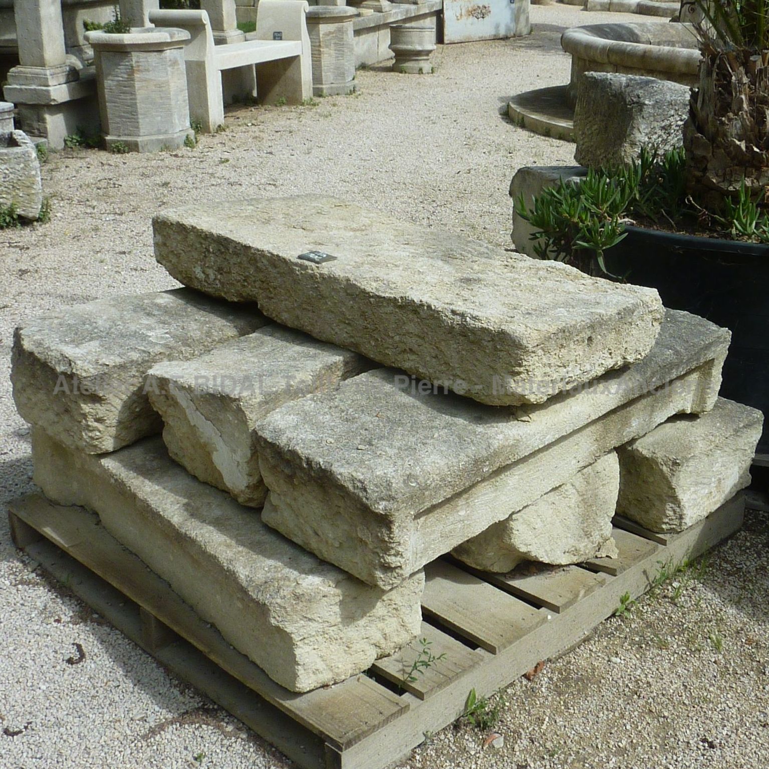 Marches d'escalier en pierre naturelle - éléments d'architecture.
