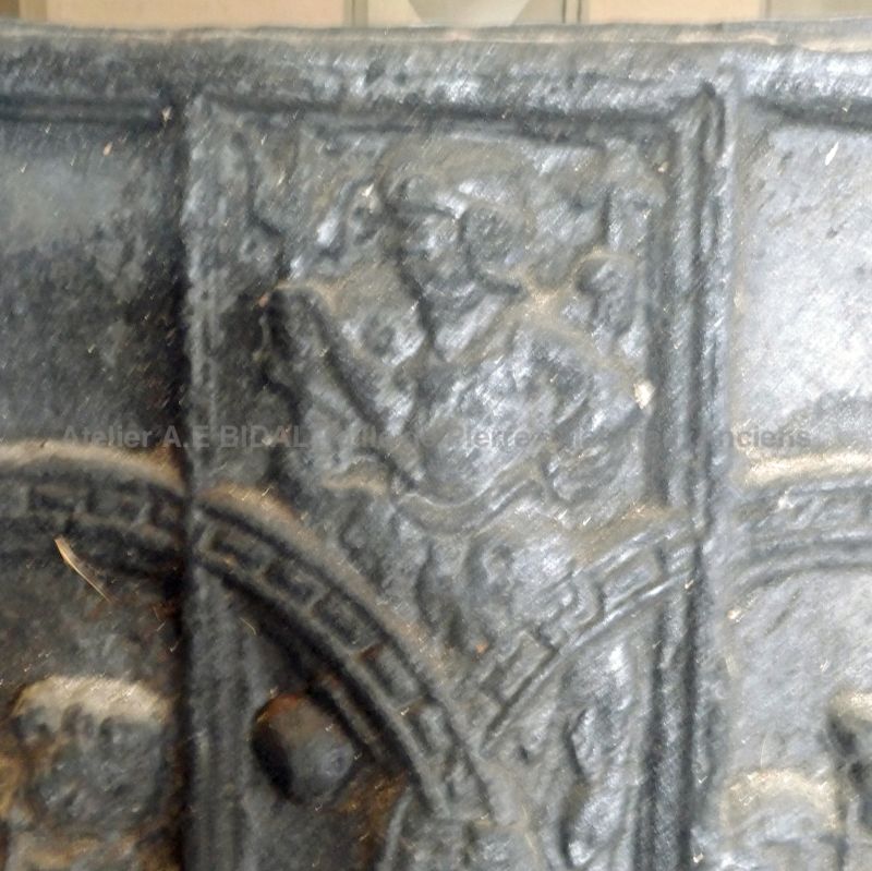 Ancienne plaque foyère en fonte pour cheminée datée 1633 : Thème religieux