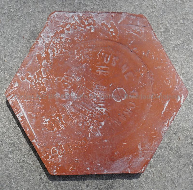 Tomettes hexagonales 12x12 usine d'Orange Vaucluse par Atelier Alain BIDAL, Provence