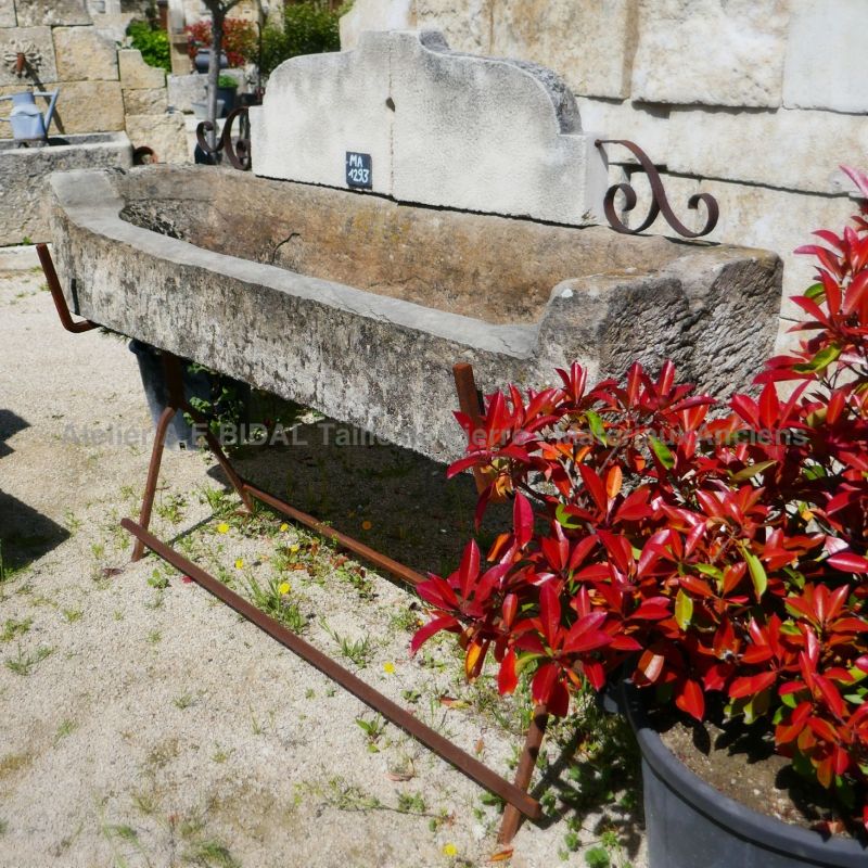 A beautiful old-fashioned sink designed by our craftsmen in ancient materials | Summer kitchen from Alain Bidal in Provence.
