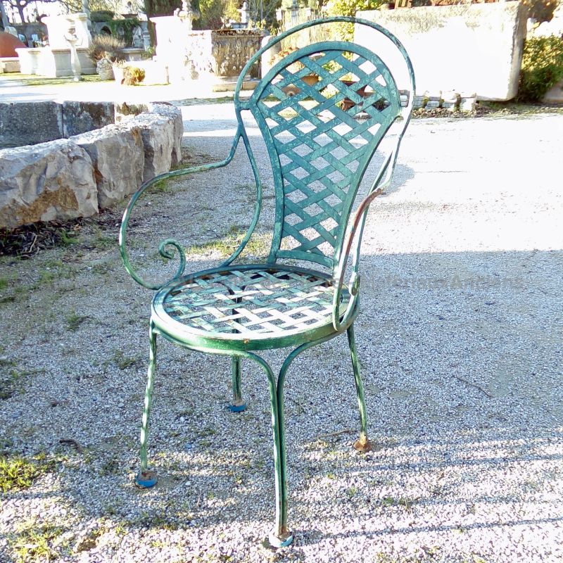 Fauteuil ancien en fer forgé : Mobilier de jardin vintage par l'Atelier Alain BIDAL (Provence)