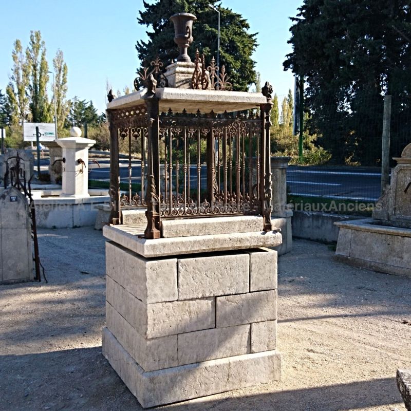 Oratoire ancien en pierre et fer forgé * Matériaux anciens Alain Bidal - Provence