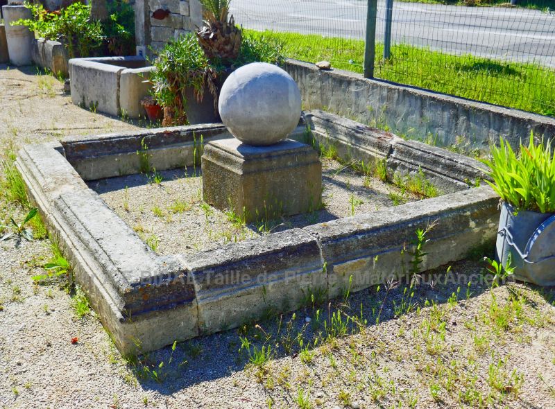 Bassin en pierre pour jardin par Alain BIDAL Matériaux Anciens en Provence