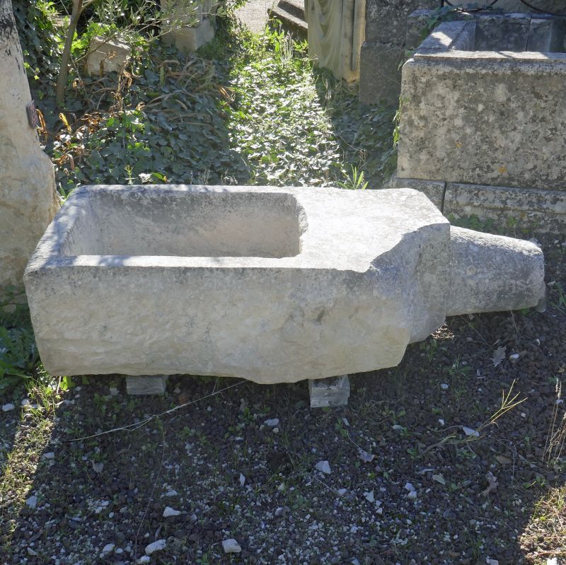 Bac massif avec déversoir pour jardinière robuste et écologique : Atelier Alain BIDAL (Provence)