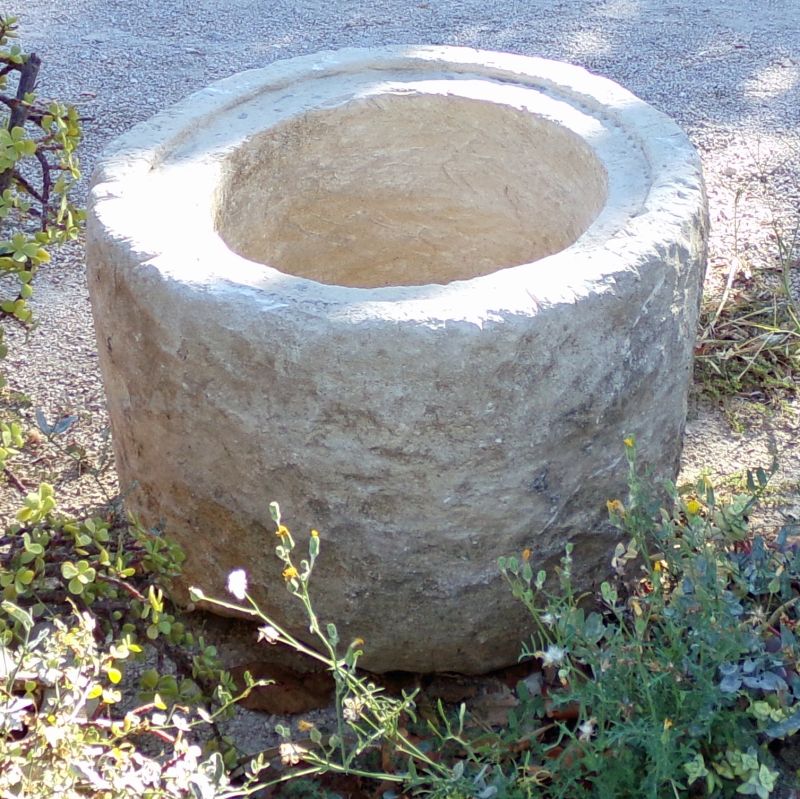 Ancienne petite jardinière ronde en pierre - Atelier Alain BIDAL (Provence)