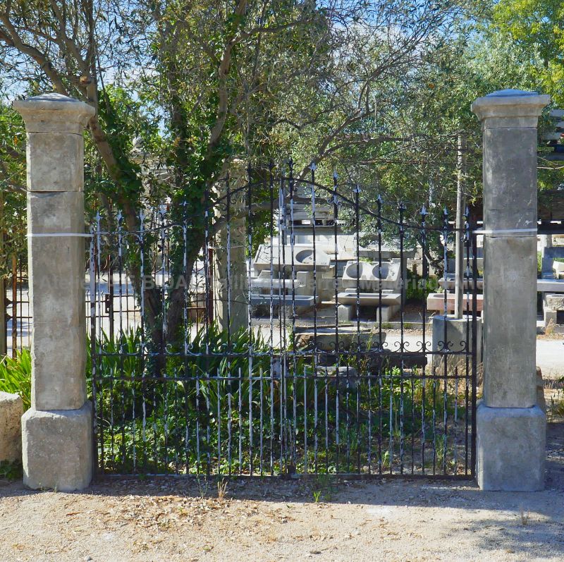 Reclaimed stone gate pillars handcrafted in Provence Atelier Alain BIDAL