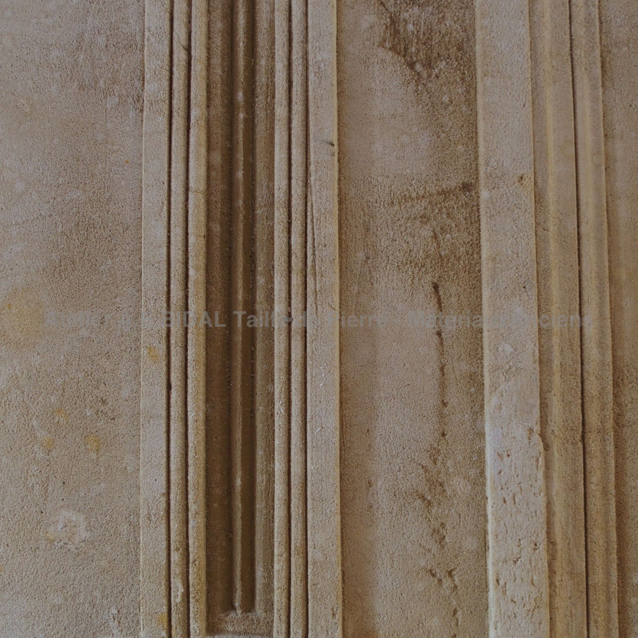 Cheminée ancienne en pierre, une cheminée Louis 13 à trumeau.