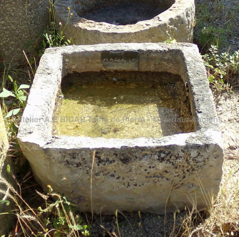Stone planter : small old monolith stone planter for sale in Provence