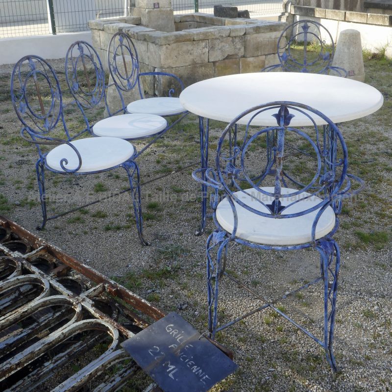 Mobilier de jardin vintage en fer forgé et pierre par Atelier Alain BIDAL (Provence)