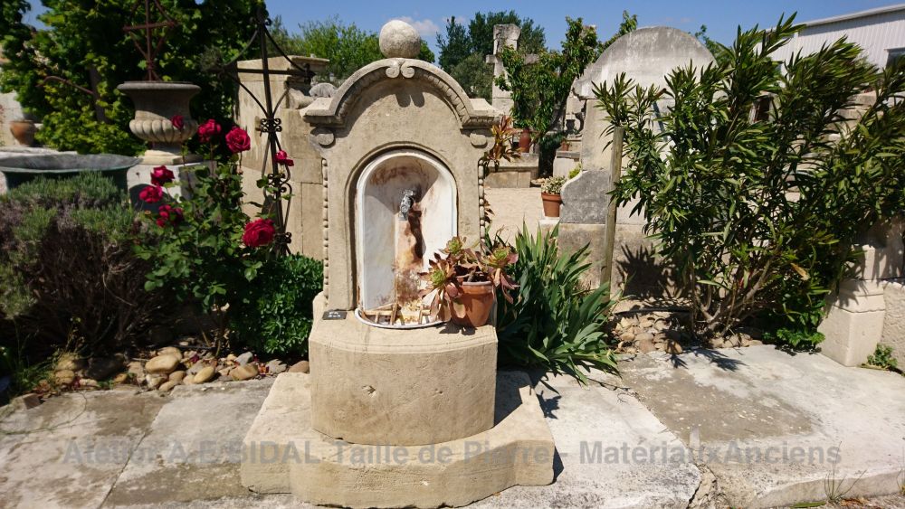 Le printemps et la pierre naturelle : à venir décrouvrir chez Alain Bidal en Provence.