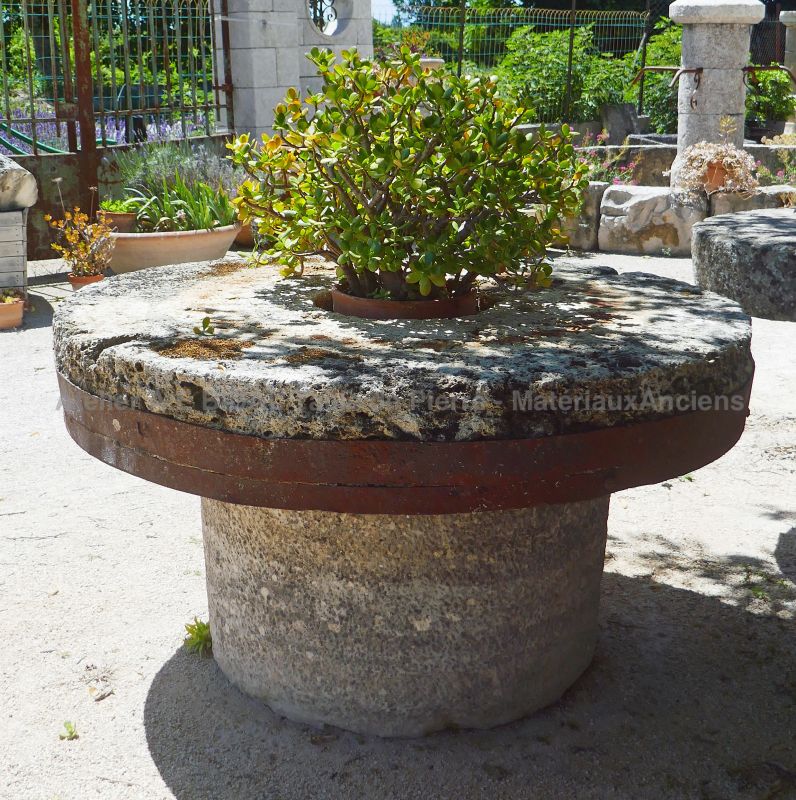 Garden table in old massive stones: garden furniture for sale at The Antique Materials in Provence Alain BIDAL.