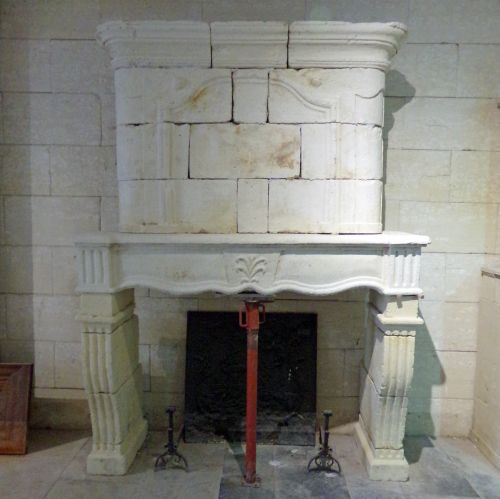 Cheminée Louis XIV en pierre blanche avec trumeau - Atelier Alain BIDAL, Provence