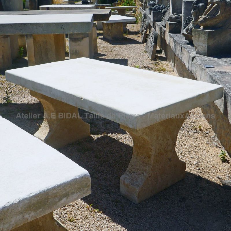Hand-carved limestone coffee table : Beautiful garden furniture in stone - Atelier Alain BIDAL (Provence)
