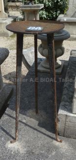 Trépied ancien en fer forgé