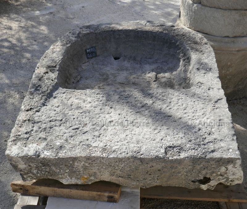 Antique laundry stone sink for a great garden decoration !