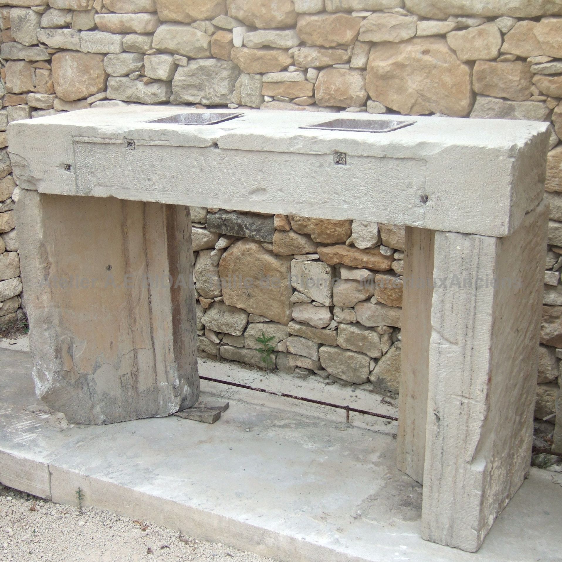 Cheminée ancienne - cheminée rustique du 19ème siècle.