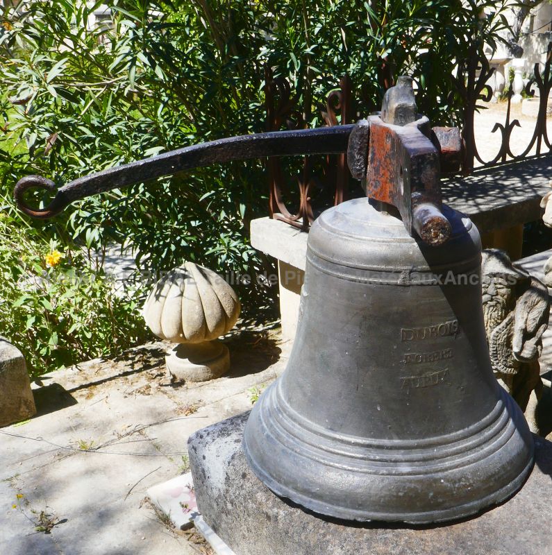 Antique bell for outdoors or indoors decoration