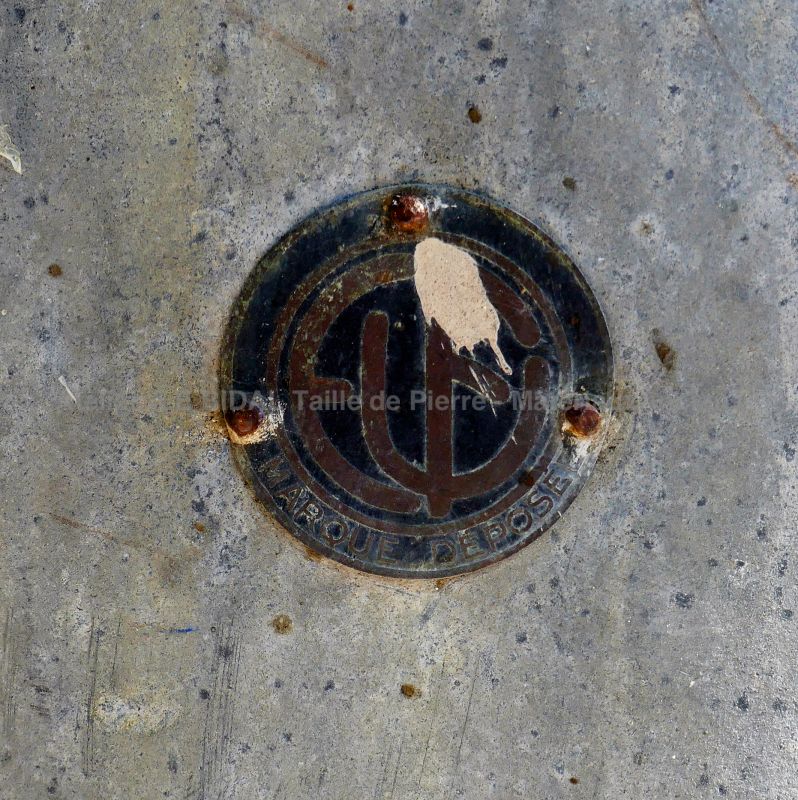 Détail de la marque déposée sur notre ancien extracteur de miel manuel - Atelier Alain BIDAL, Provence