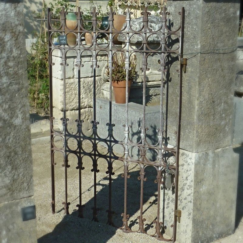 Élégant portillon ancien en fer forgé riveté pour aménagement de jardin ** VENDU