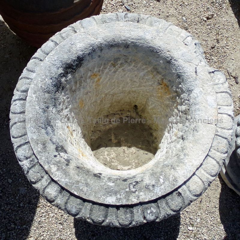 Paire de vases de jardin style Médicis en pierre patinée - Atelier Alain BIDAL (Provence)
