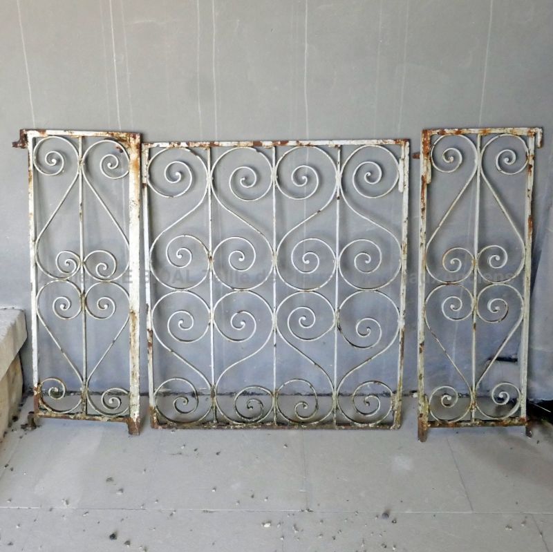 Ancien portillon de jardin en fer forgé ajouré - Atelier Alain BIDAL (Provence)