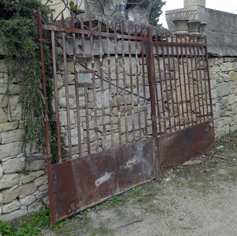 Portail pour piliers : Ancien portail en fer forgé à 2 battants - Atelier Alain BIDAL (Provence)