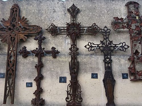 Les Mémoires d'Adrien, antique materials in Provence, offer many quality objects borrowed from our heritage.