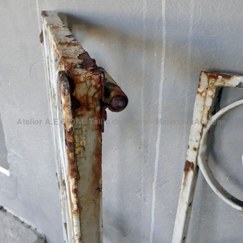 Portillon en fer forgé d'occasion vendu avec 2 grilles latérales - Atelier Alain BIDAL (Provence)