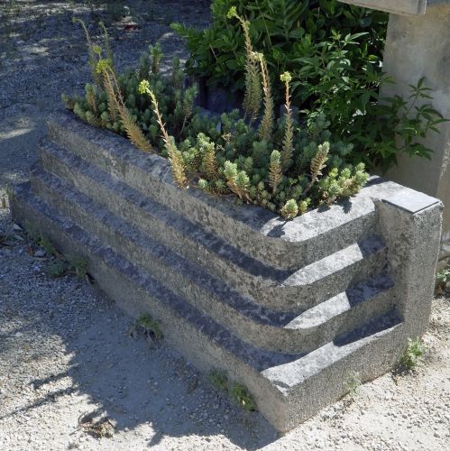 Antique stone planter for beautiful garden decoration - Atelier Alain Workshop (Provence)