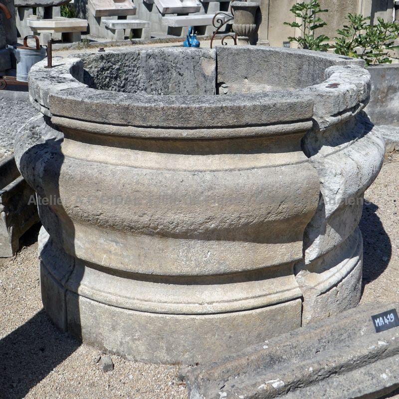 One-of-the-kind antique Louis XIVth well in stone - Alain Bidal Antique Materials in Provence.