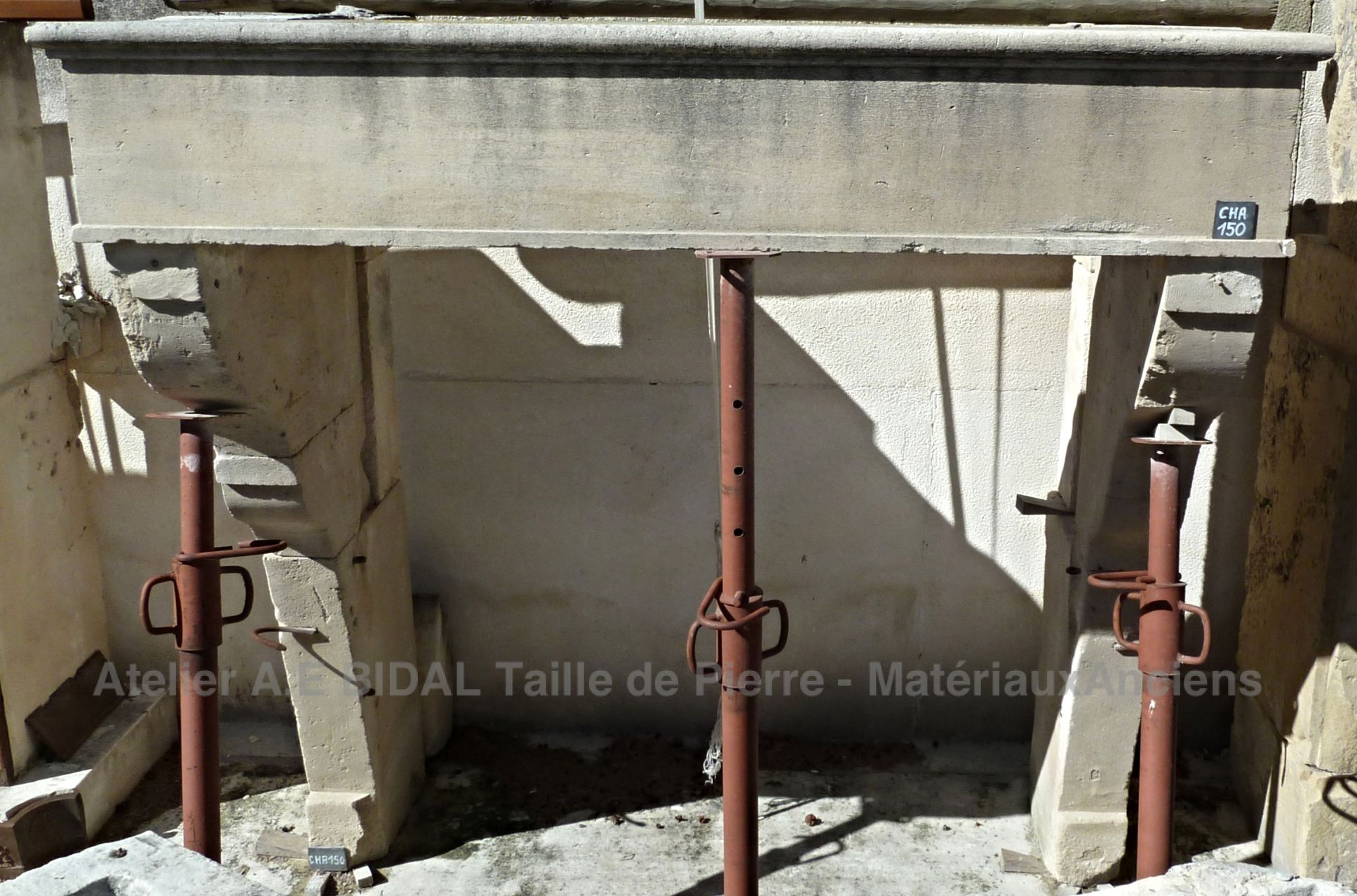 Cheminée xix d'un style cheminée rustique - cheminée en pierre extraite dans la Meuse.