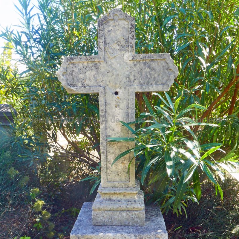 Old stone cross for sale at Alain BIDAL Antique Materials in Provence