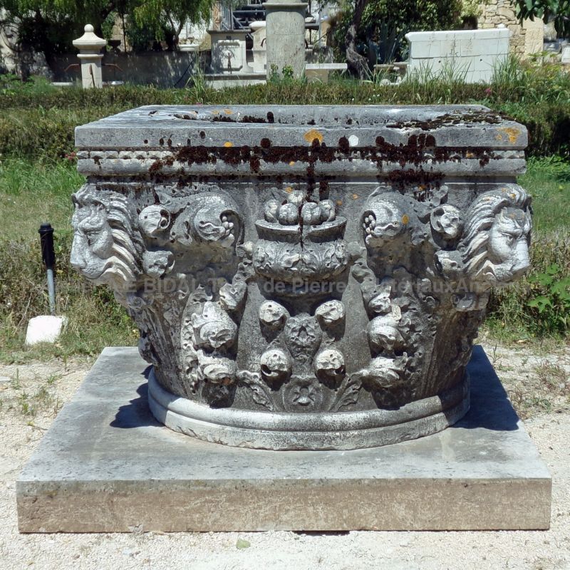 Rare old stone well : a sumptuous 19th century well for sale at Alain BIDAL, Provence