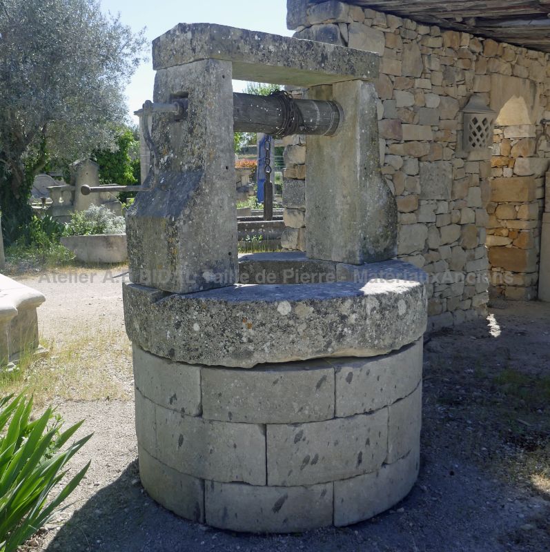 Round well in old stones : a superb well in antique weathered stones for sale in Provence at Alain BIDAL