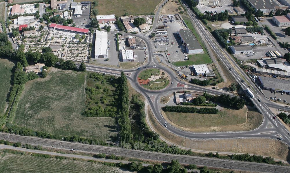 Alain Bidal Matériaux Anciens Provence ǀ Informations logistiques sur la palettisation et le transport de nos matériaux.