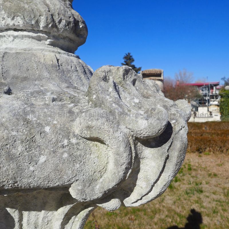 Garden ornament in stone : antique stone fire pot - Atelier Alain BIDAL (Provence)
