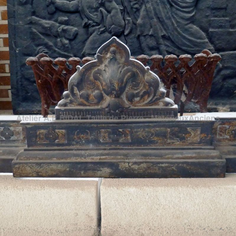 Ancienne barre de chenets en fonte par l'Atelier Alain BIDAL