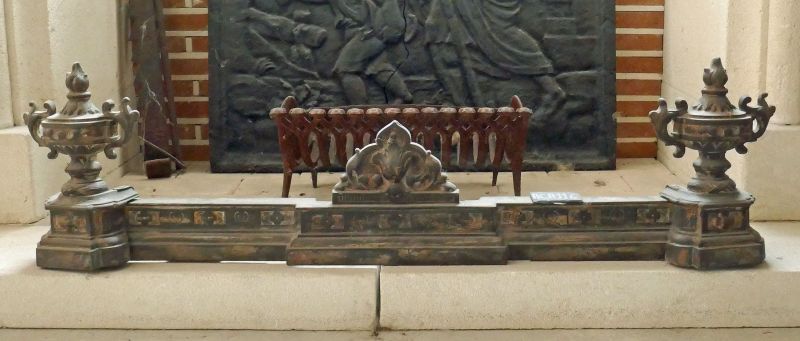 Barre de chenets en fonte : accessoires de cheminées anciens par Les Matériaux Anciens en Provence Alain BIDAL