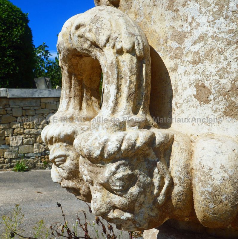 Paire de vases Médicis en pierre composite de la fin du XXe siècle - Atelier Alain BIDAL (Provence)