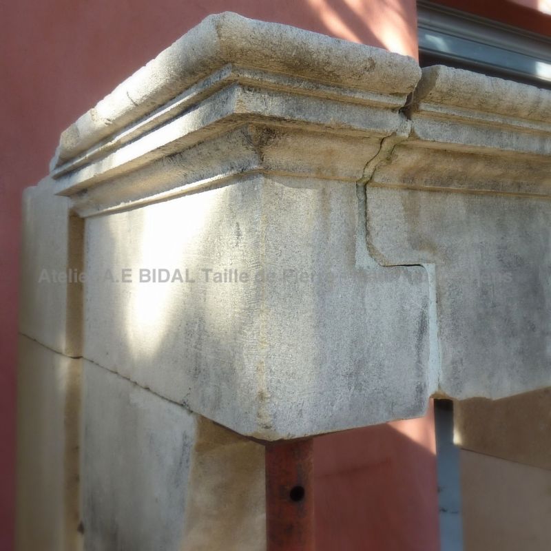 Cheminée Louis xiii - une belle cheminée ancienne pour la déco maison ancienne.