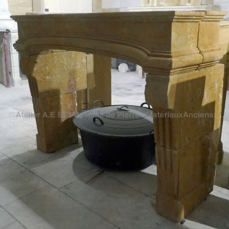 Ancienne cheminée en pierre de Jaumont : Alain BIDAL un expert à votre écoute et à votre service