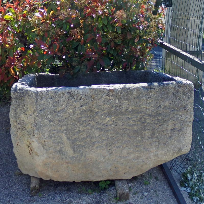 Elegant stone trough for outdoors use : authentic antique trough in stone - Atelier Alain BIDAL (Provence)