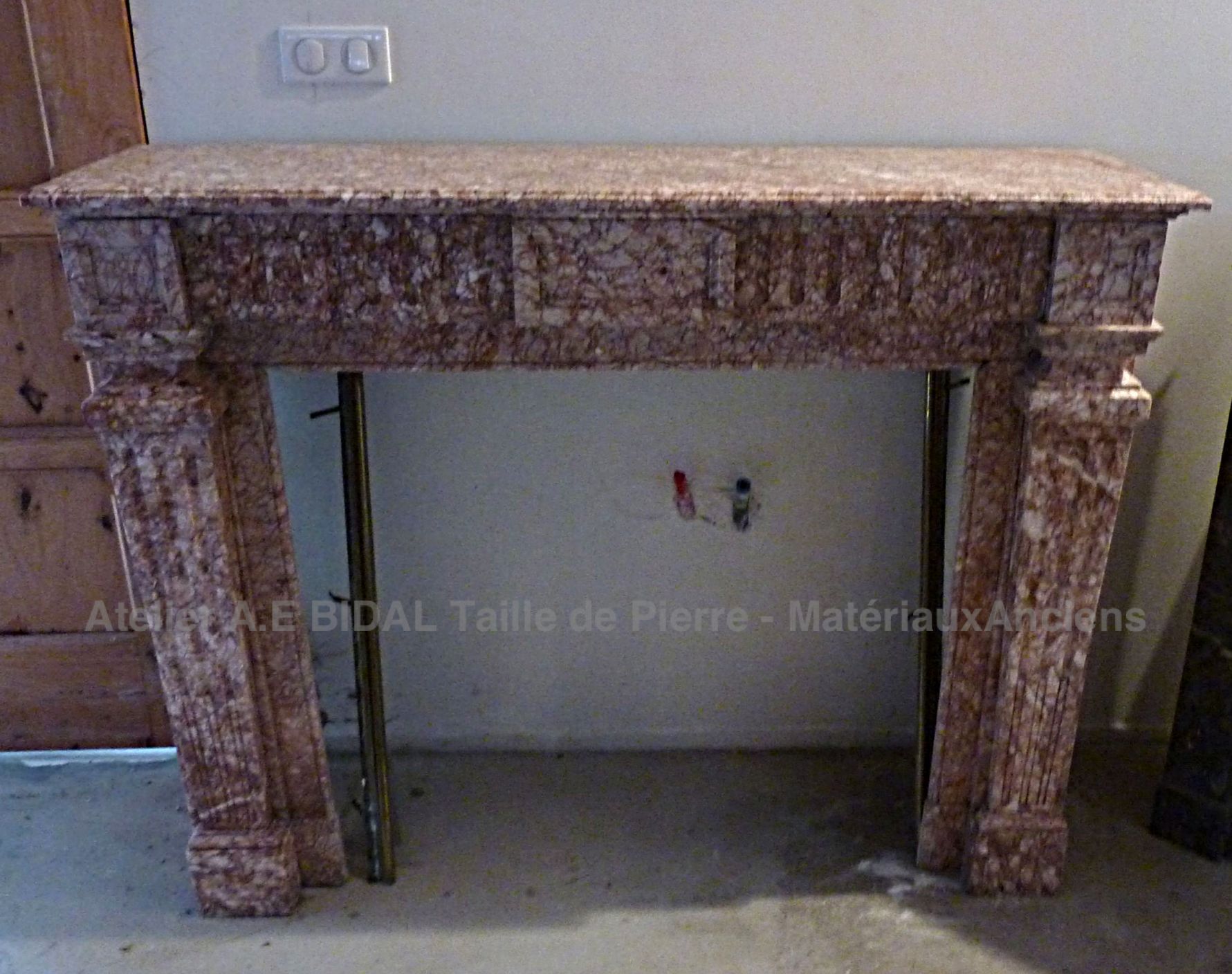 Cheminée marbre rose - cheminée ancienne en marbre 100% française.