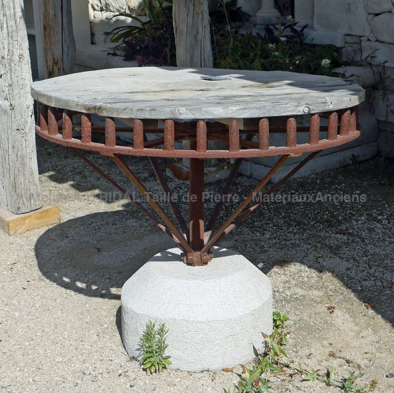 Old-fashioned table - a garden table hand-crafted in old materials by Atelier Alain BIDAL (Provence)