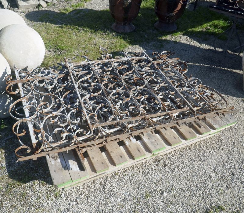 Old forged guardrail and its wrought iron gate - Atelier Alain BIDAL (Provence)