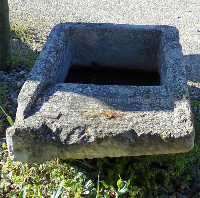 Old wash house for an original garden decoration - Authentic wash house