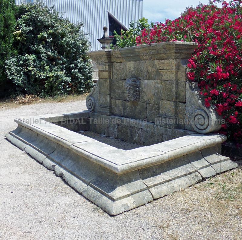 Antique stone fountain for a unique and charming outdoor - Atelier Alain BIDAL (Provence)