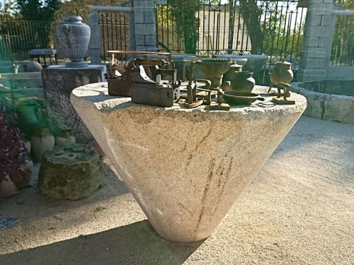 Antique objects for the decoration and layout of your home : Antique Materials Alain Bidal - Provence.